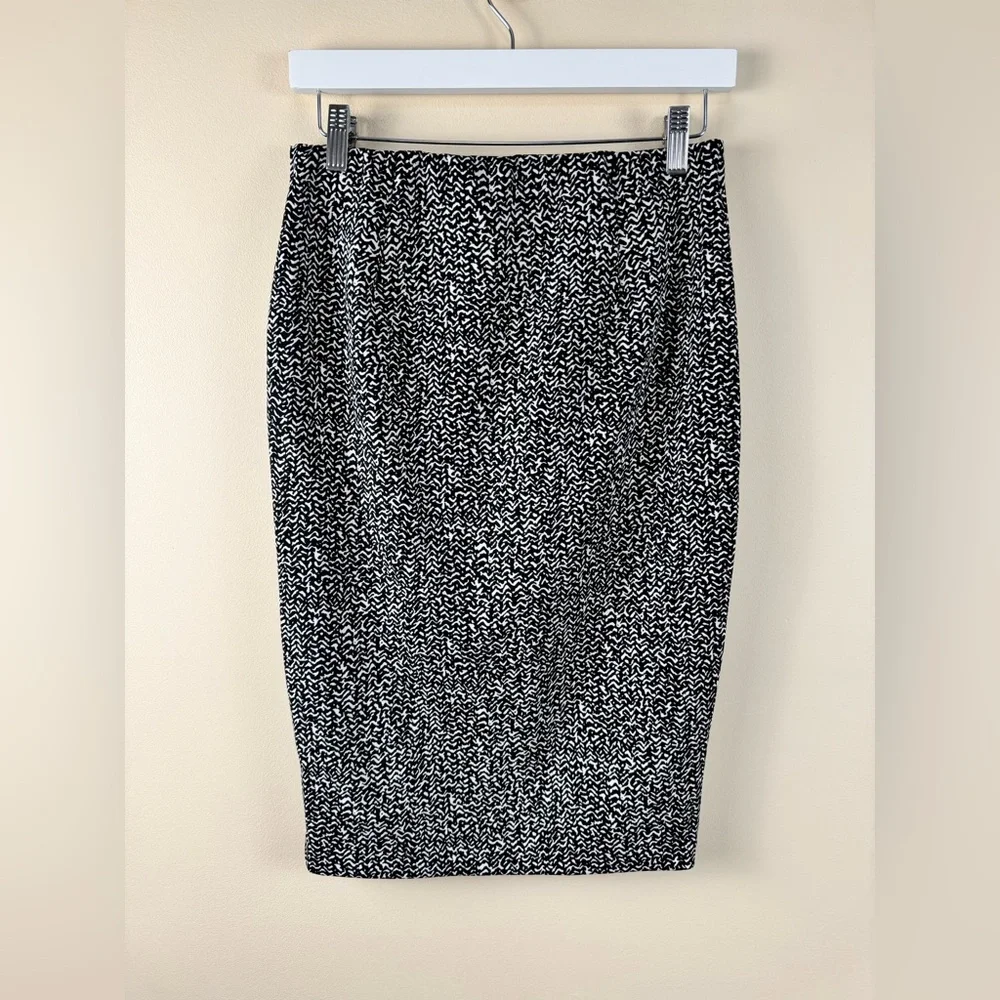Vince Camuto Stretchy Knee Length Pencil Skirt - Picture 2 of 5